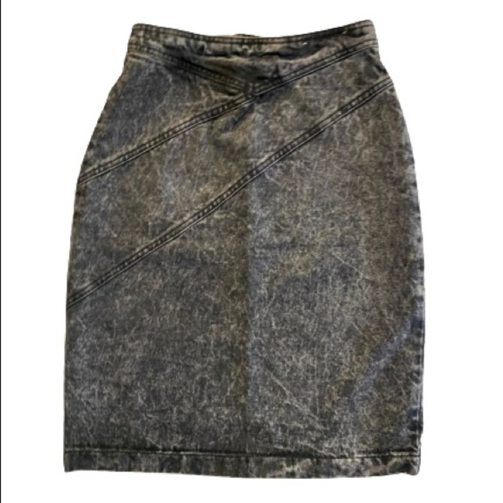 Vintage 1990s Acid washed high rise skirt size 5 (lawman group international)